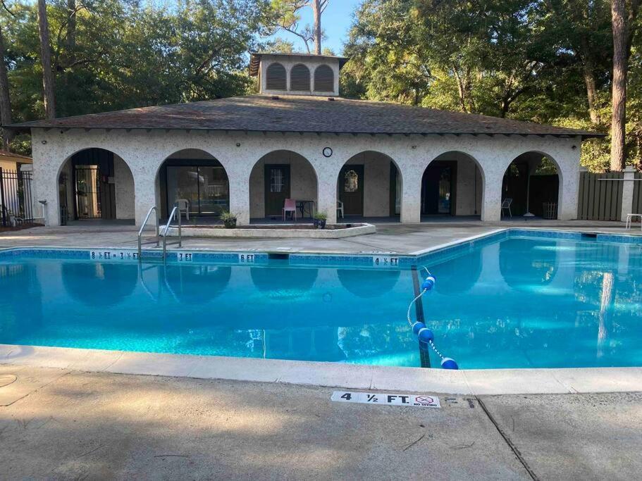 Elegant 2-Bedroom Pet-Friendly Villa W 2 Parking Spaces Hilton Head Island Exterior photo